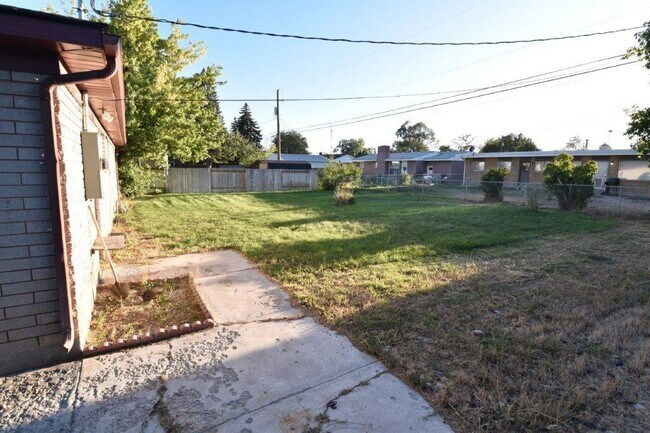 Photo - 1310 Merrett