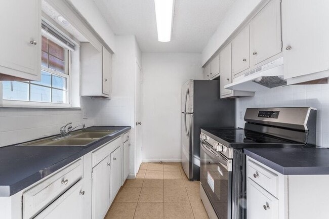 Photo - 600 W Olive St