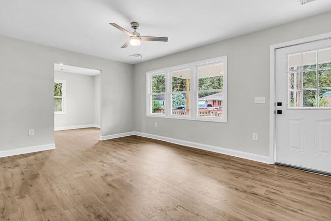 Photo - 30 Guerry Cir