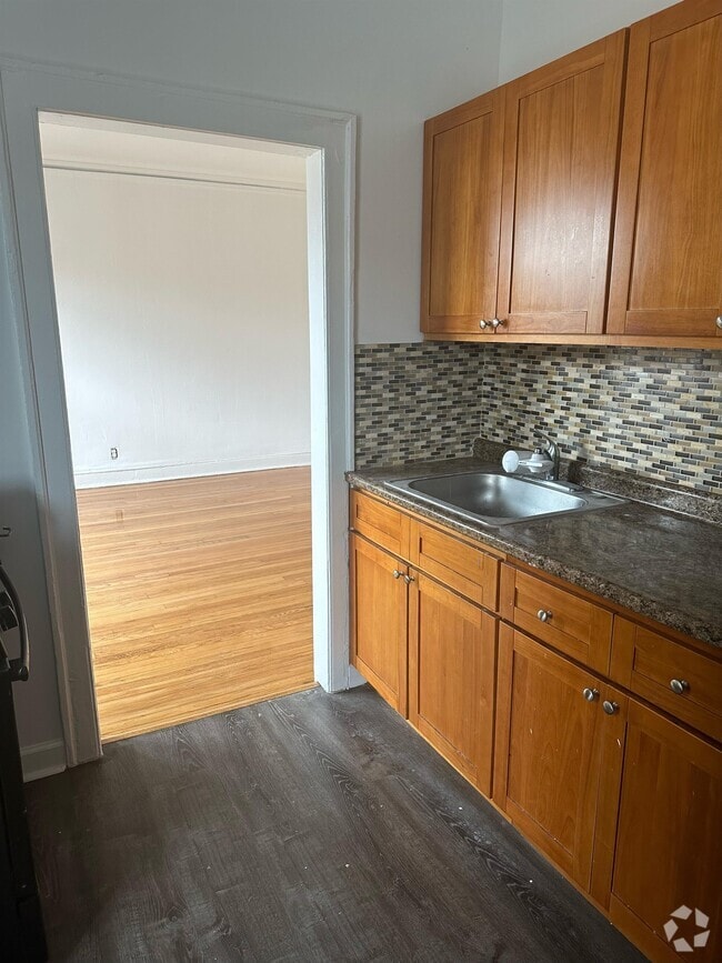 Building Photo - 6940 S Crandon Ave Unit 2W-6940 Rental