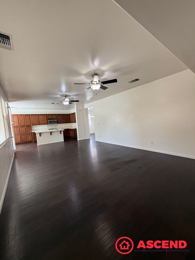 Photo - Beautiful 4 Bedroom Located in HOA!