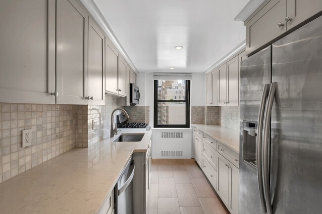 Photo - 135 E 54th St Unit 12G