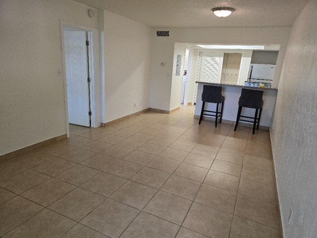 Photo - 8302 Bardmoor Blvd Unidad 204 (#10) Rental