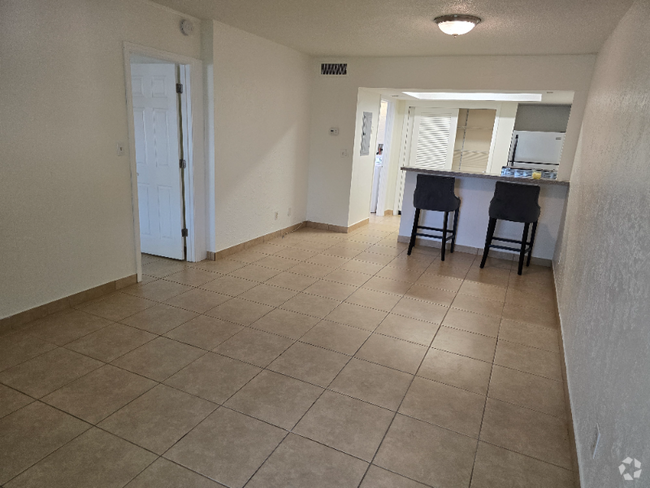 Building Photo - 8302 Bardmoor Blvd Unit 204 (#10) Rental