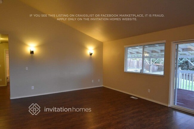 Photo - 6812 76th Dr NE