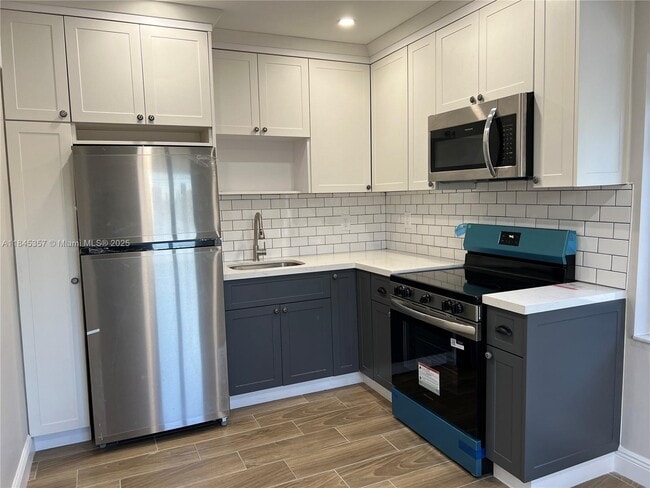 Photo - 1136 SW 12th Ct Unit 1136