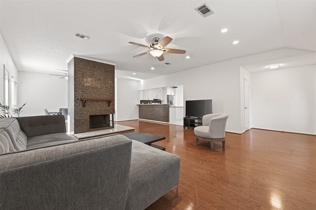 Photo - 1506 Apple Park Dr