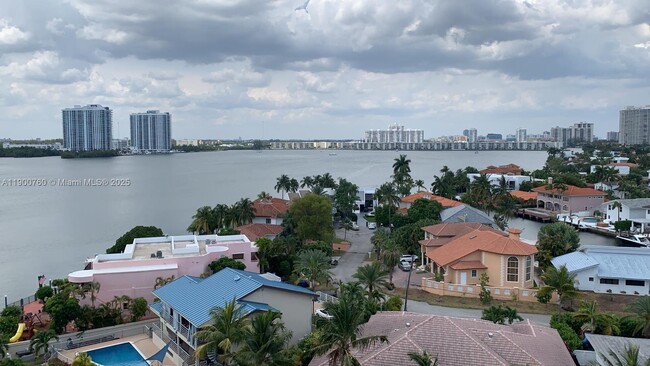 Photo - 2903 N Miami Beach Blvd Unidad 1008