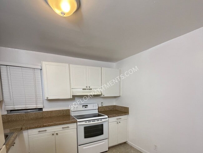 Photo - 3600 Riverside Dr Unidad C