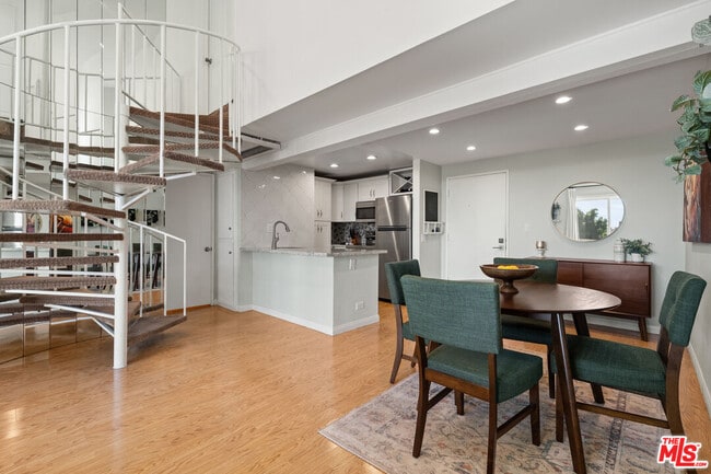 Photo - 1440 Veteran Ave Unit 557