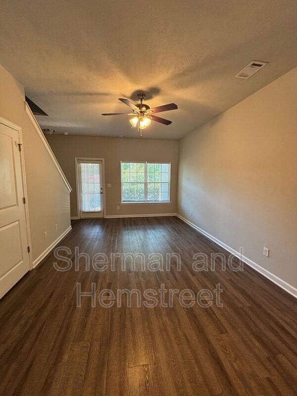 Photo - 713 Tarvin Cir Unit 713