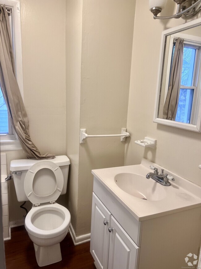 Building Photo - 282 Front Ave Unit 1B Rental