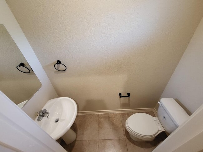 Photo - 6930 Lakeview Dr.