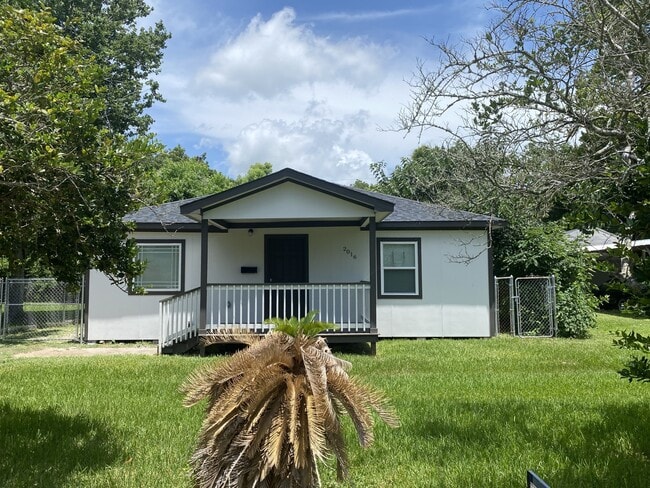 Photo - 2016 Magnolia Dr