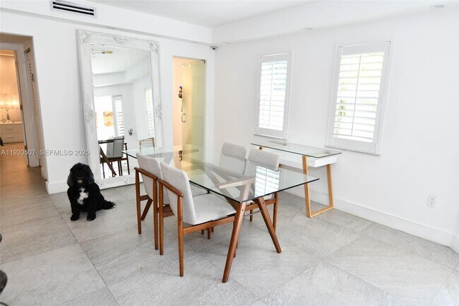 Photo - 2918 Bird Ave Unidad 5