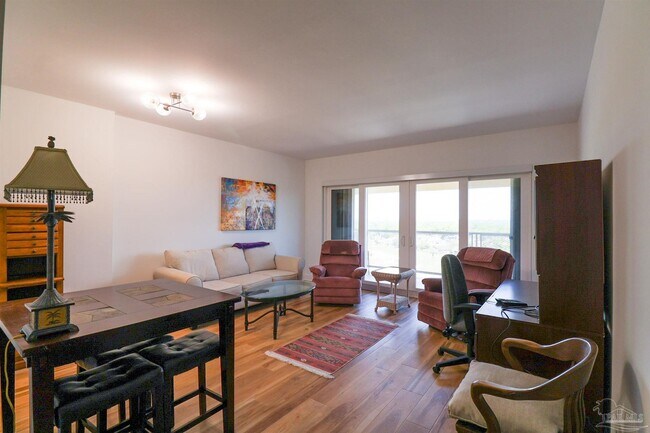 Photo - 825 Bayshore Dr