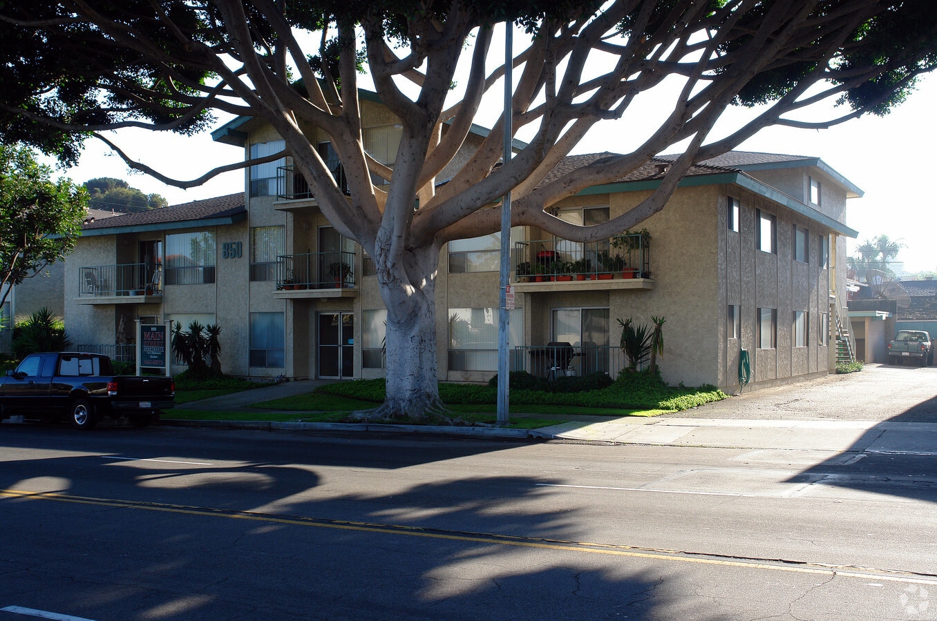 Photo - 850 Main St