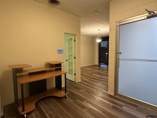 Photo - 110 E Mission Ave