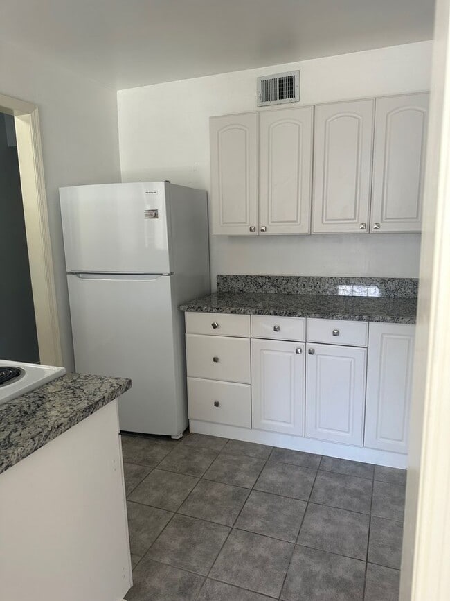 Photo - 2216 Windom Pl