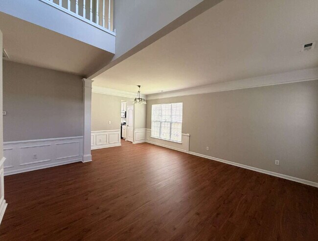 Well maintained 4 bedroom home with a golf course view!