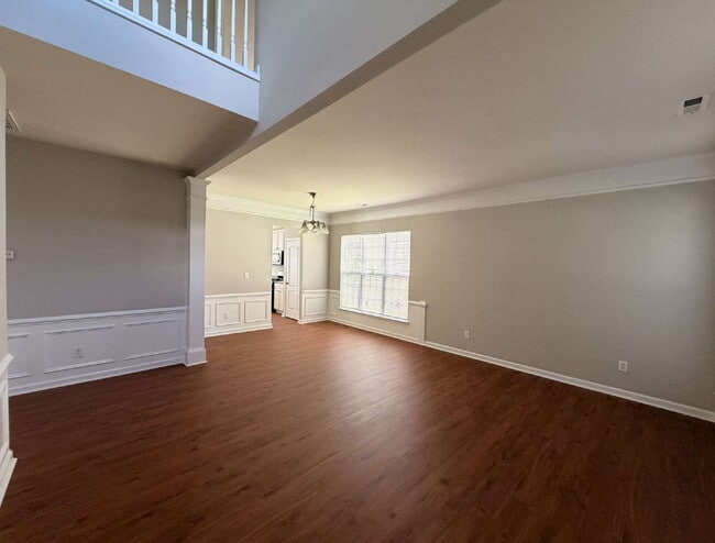 Photo - Well maintained 4 bedroom home with a golf course view!