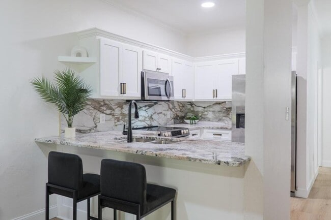 Building Photo - 1412 Sustella Avenue Rental