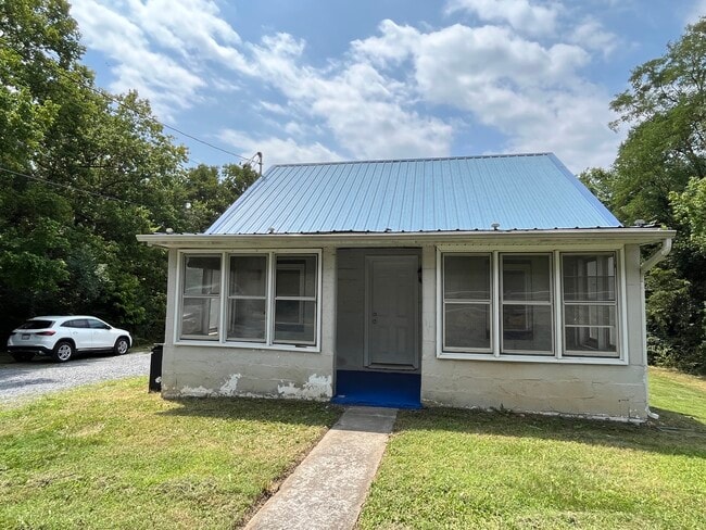 Photo - 312 W Moler Ave