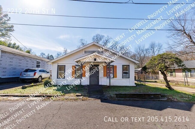 Photo - 2212 20th St N