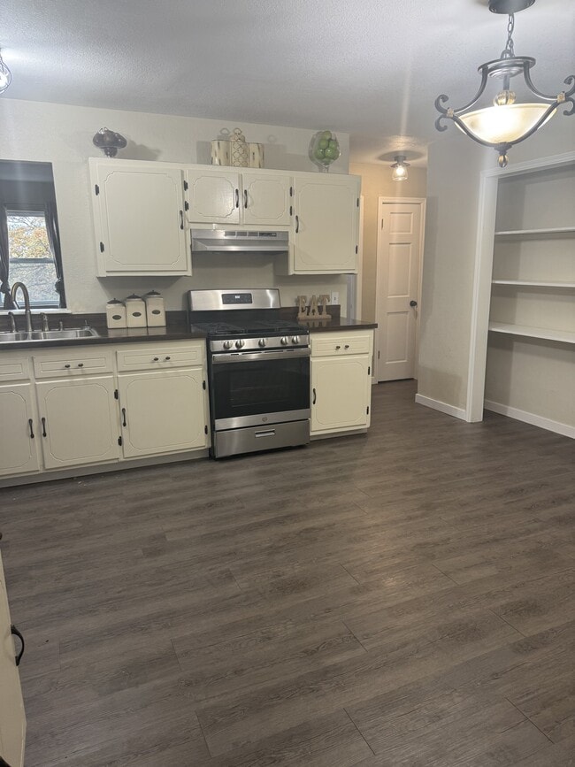 Photo - 2404 N Gray St House