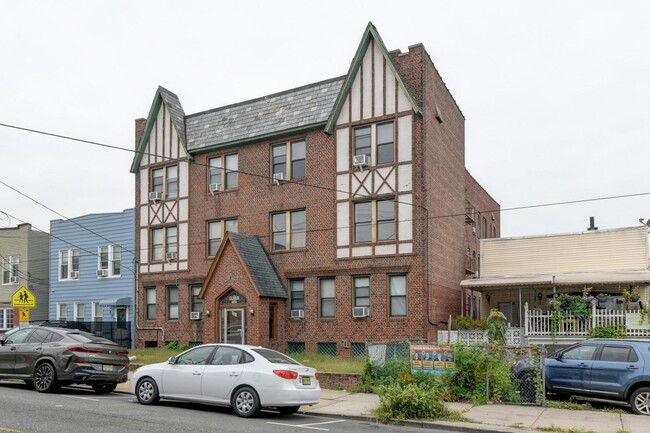 Building Photo - 901 Grand Ave Unit B 5 Rental