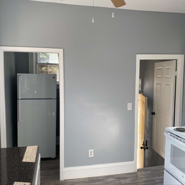 Photo - 1341 E Long St