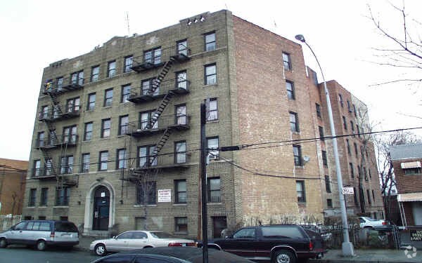 1354 Commonwealth Ave - 1354 Commonwealth Ave Apartments