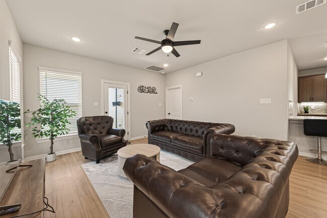 Photo - 1010 Gentle Nook Dr