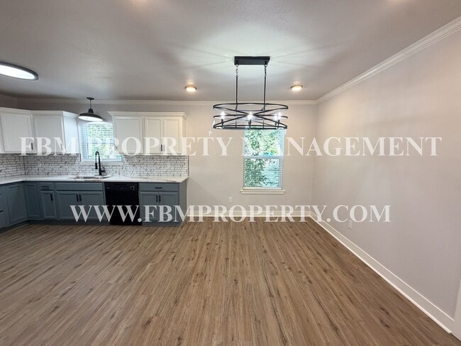 Photo - 1606 Cherry Ave