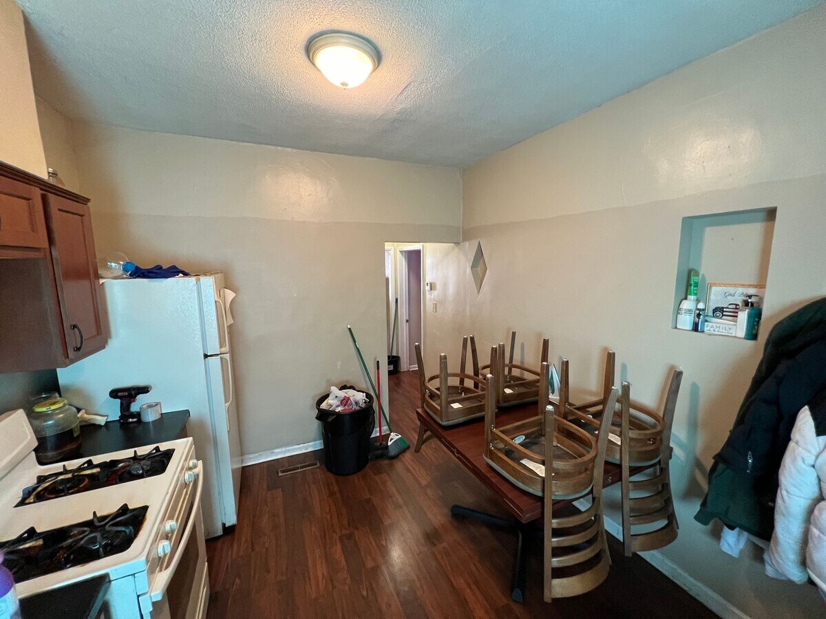 Photo - 3735 W Frederica Pl Unidad 3735 W Frederica Pl - Lower