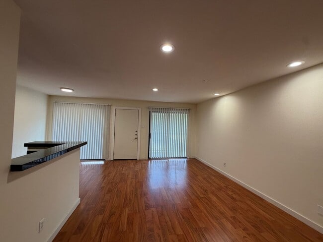 4109 Avondale Ave Unit 209-W