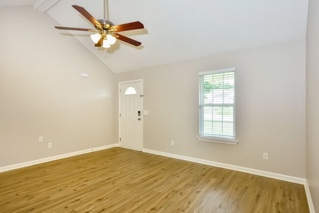 Photo - 535 Wildwood Dr