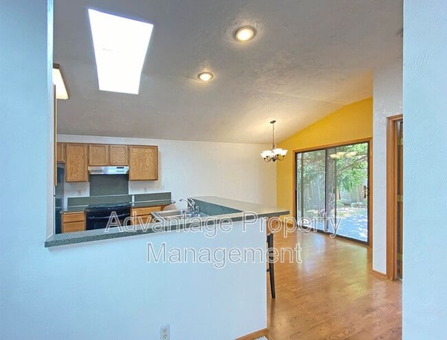 1138 NE Conser Pl