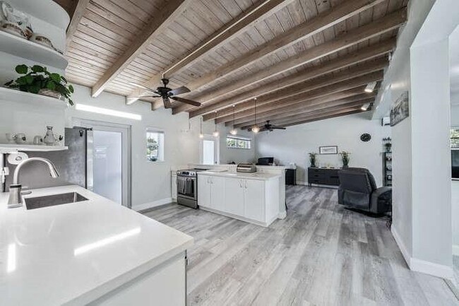 Photo - 3309 SW 16th St