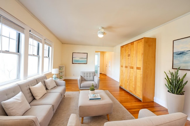 Building Photo - 195 Thomas Burgin Pky Unit 407