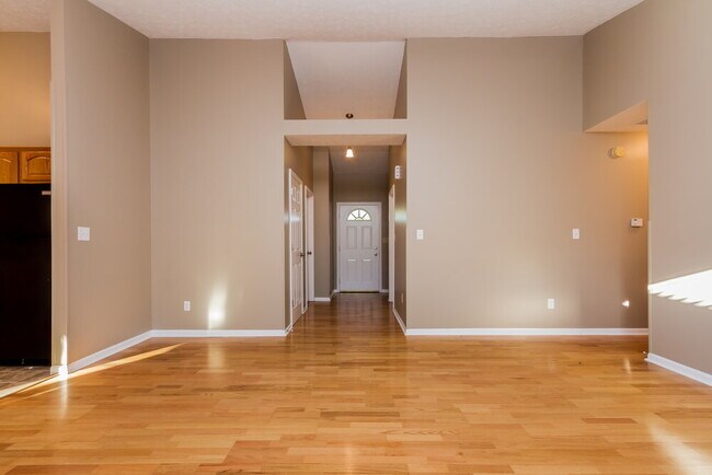 Photo - 274 Glendale Ct