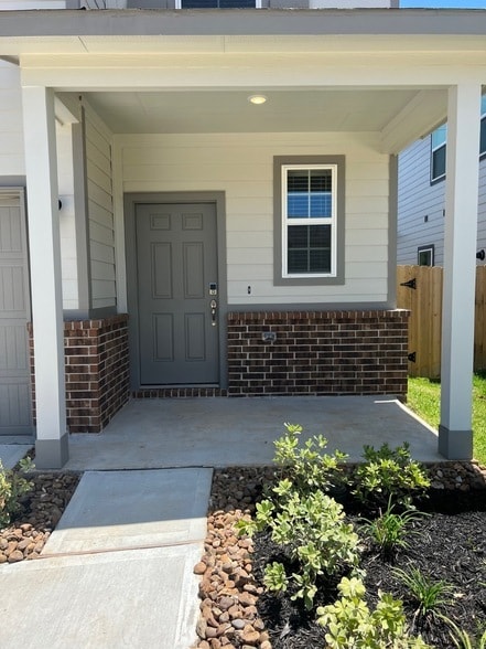 Photo - 26010 Emory Holw Dr