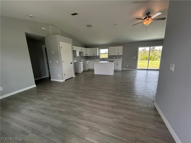 Photo - 3108 62nd St W