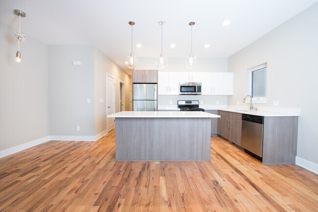 Photo - 1610 E Belleview Pl Unit Lower