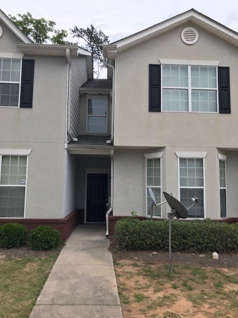 Building Photo - 4bdrm Townhome