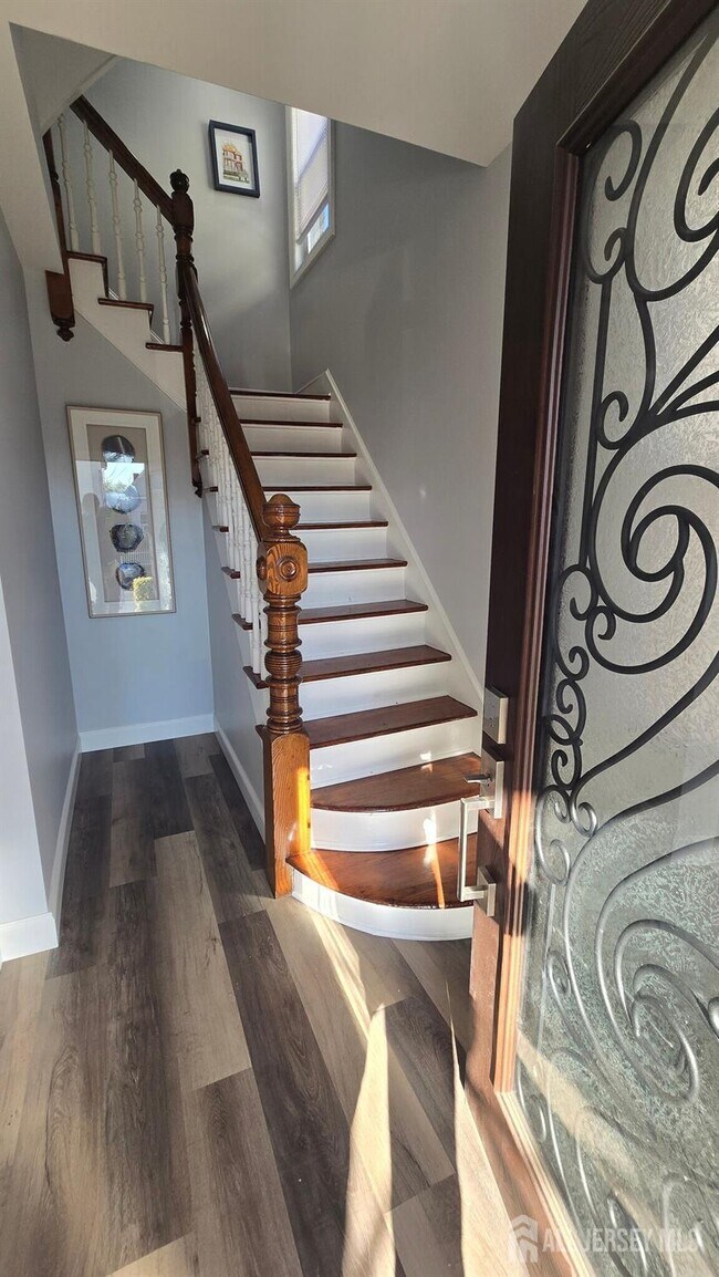 Photo - 272 Market St