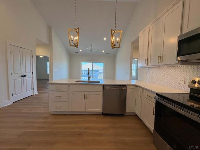 Photo - 420 Capstone Dr