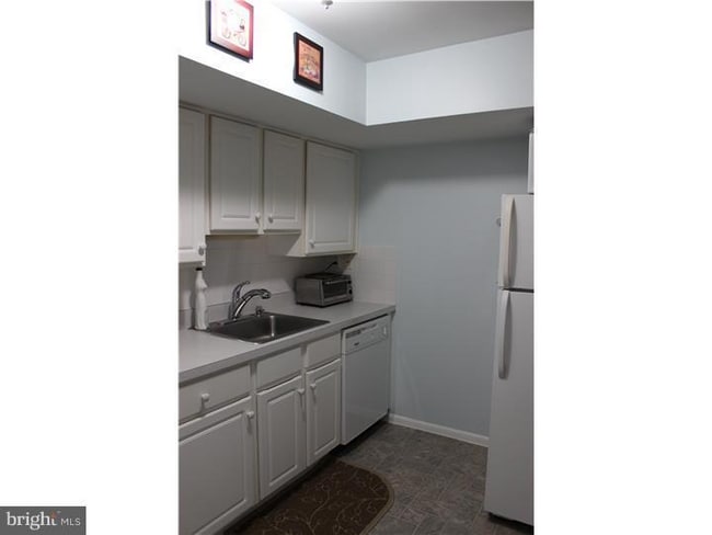 Photo - 14 Wexford Dr