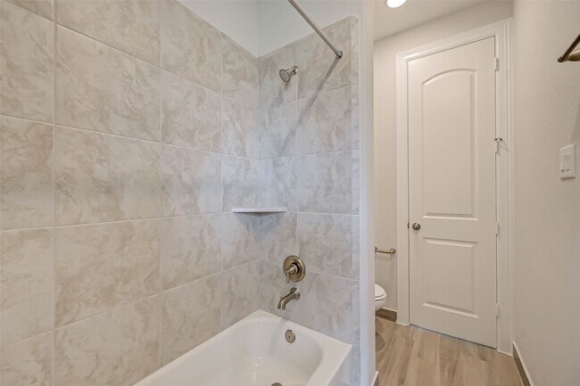 Photo - 2211 Flamenco St