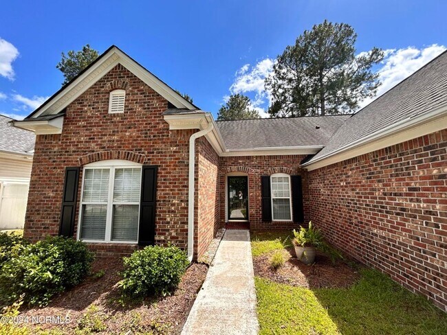 843 Sandpiper Bay Dr SW